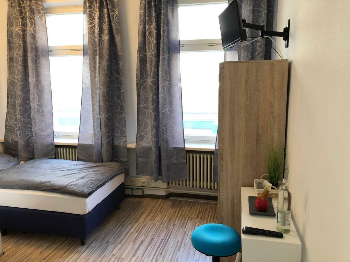 Downtown City - Privaterooms Fürth Exteriör bild