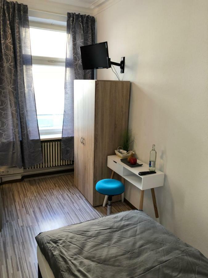 Downtown City - Privaterooms Fürth Exteriör bild