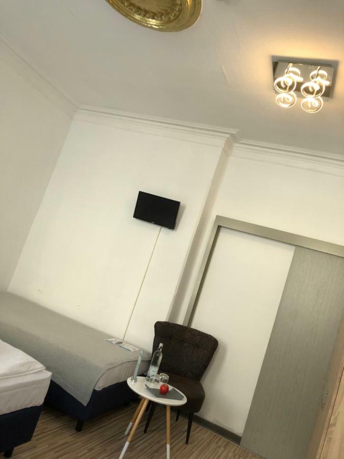Downtown City - Privaterooms Fürth Exteriör bild